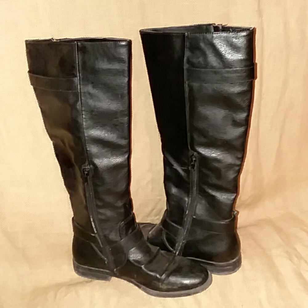 Boots - Picture 2 of 4